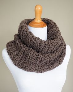 crochet cowl