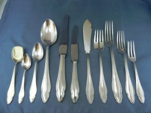 how-to-clean-silver-cutlery-3