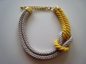 knit-necklace-making-5