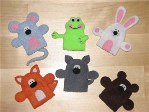 crocheted-finger-puppets-made-2