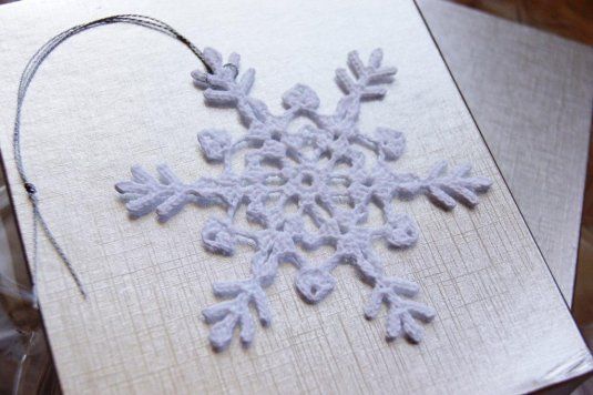 Knitted snowflake pattern free
