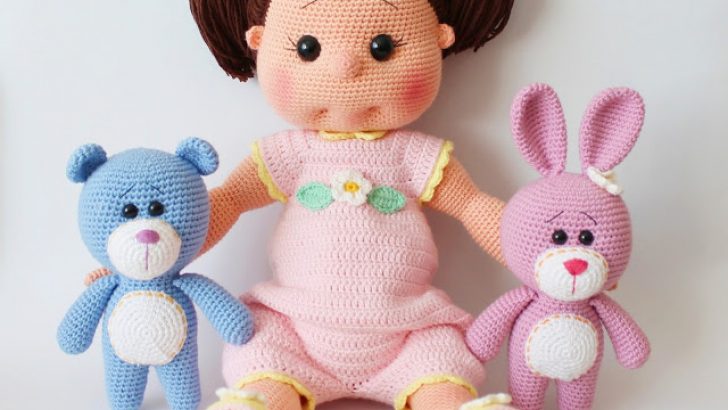 Amigurumi Emma Doll