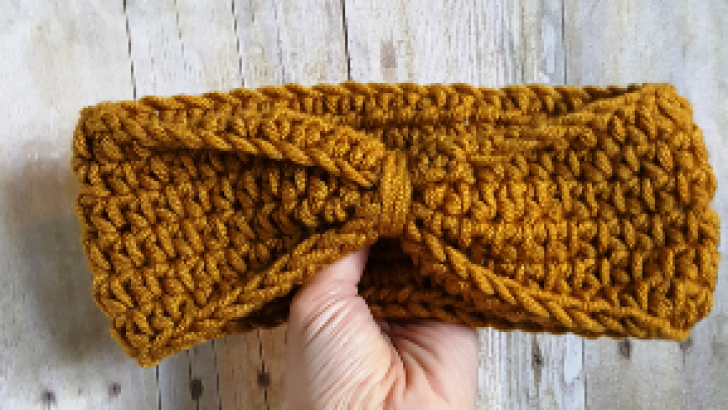 Knotted Headband Crochet Pattern