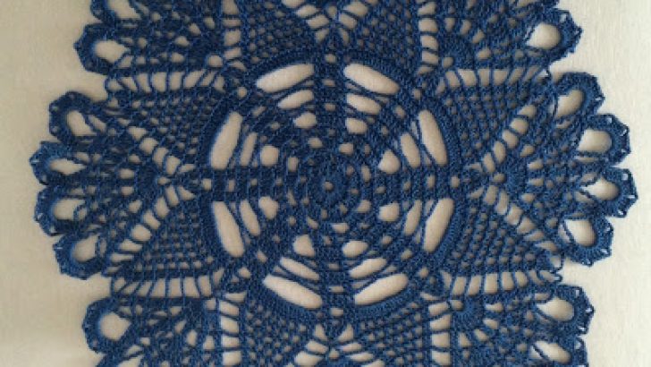 Lace napkins blue