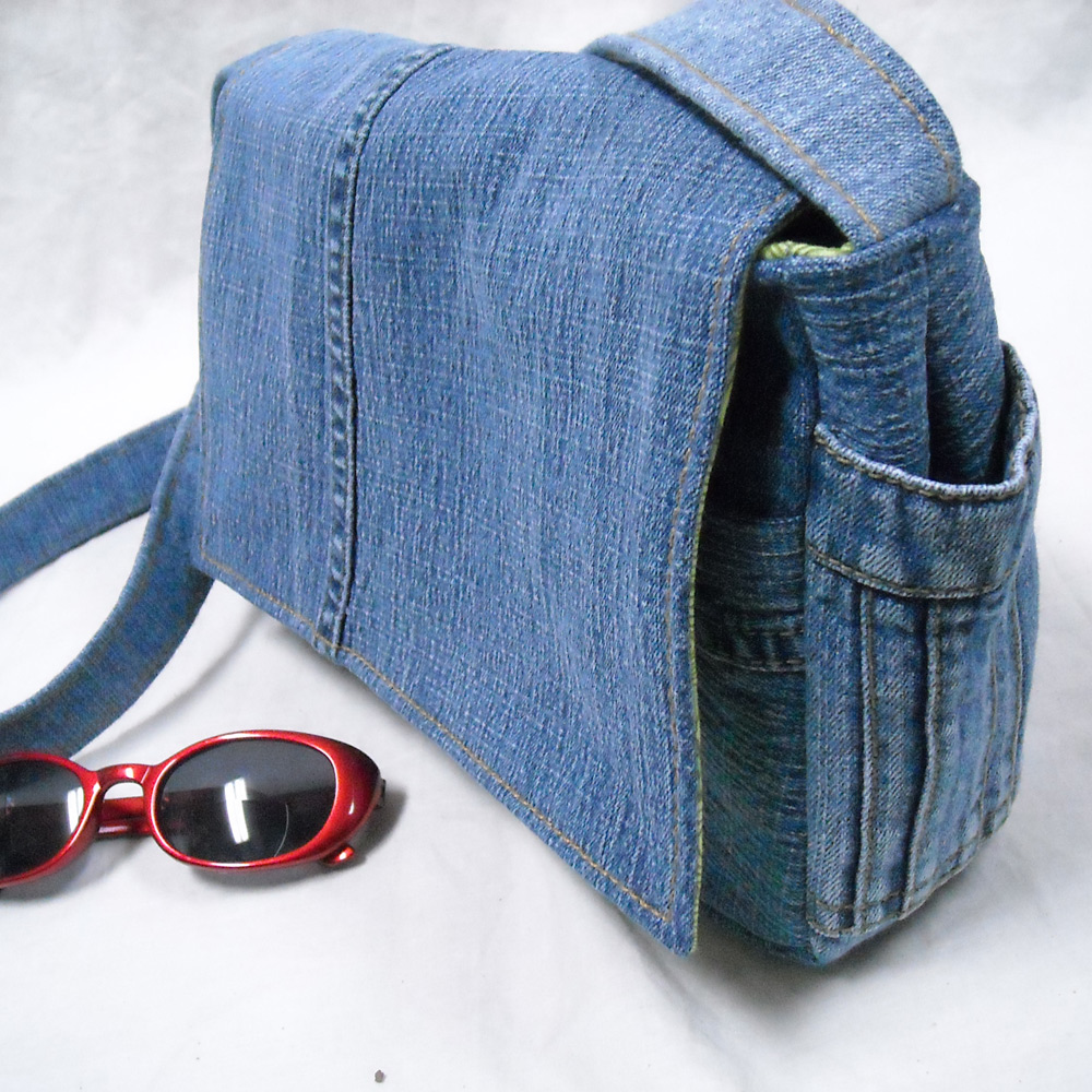 You Can Make Bags Out of Your Old Jeans