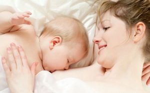 how-to-breast-feed-your-baby4