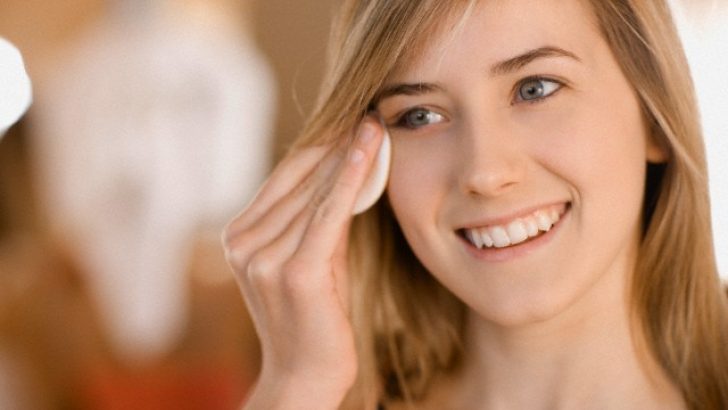 How to clean make up?