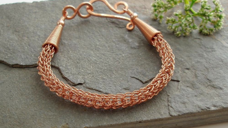Knit Necklace Making