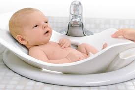 how-to-wash-a-newborn-baby-3