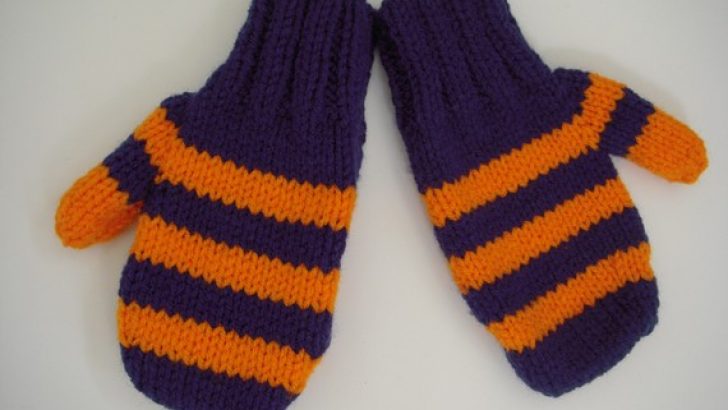 Knitting Baby Mittens Models