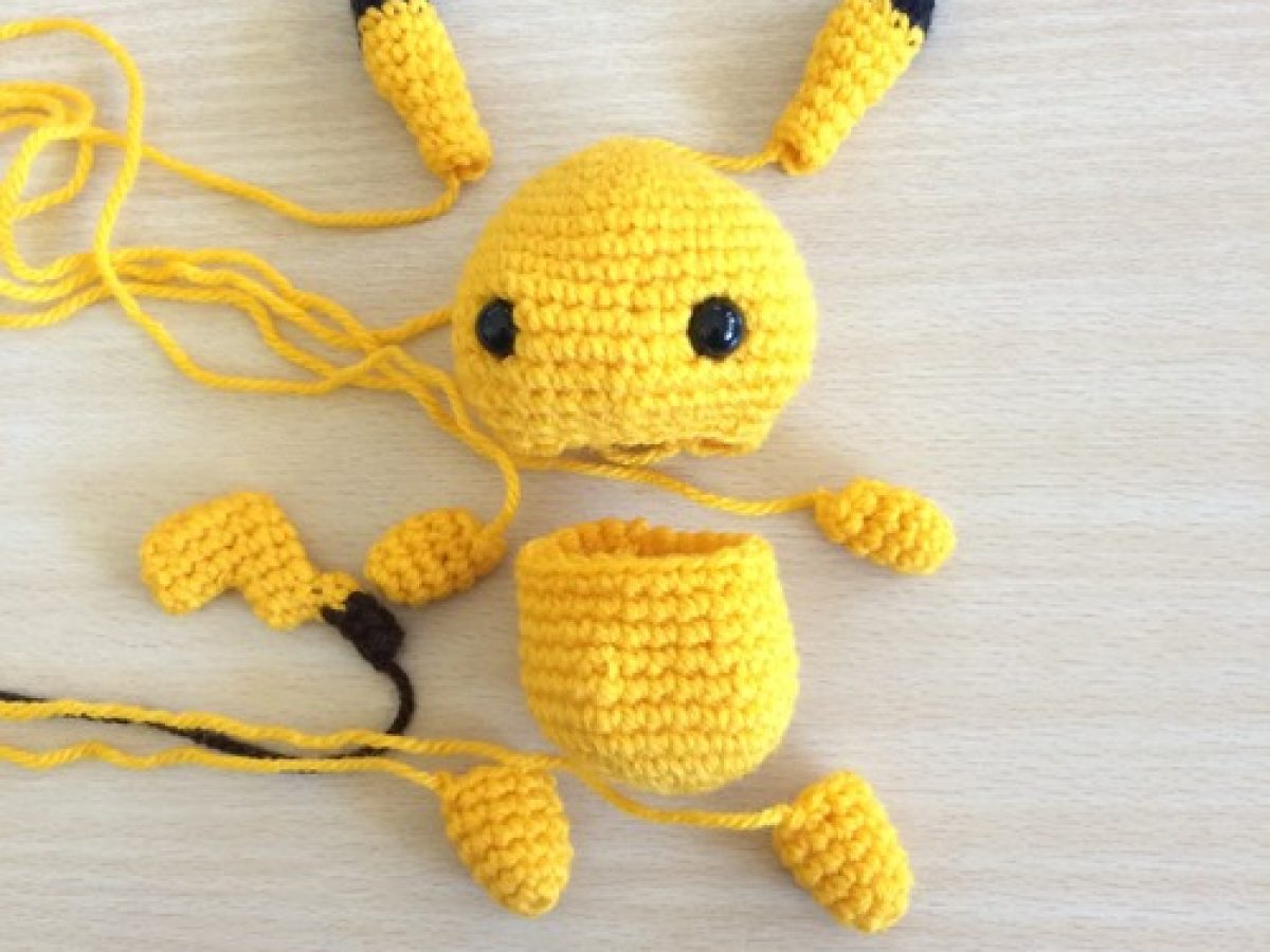 Making Pikachu Amigurumi Knittting Crochet