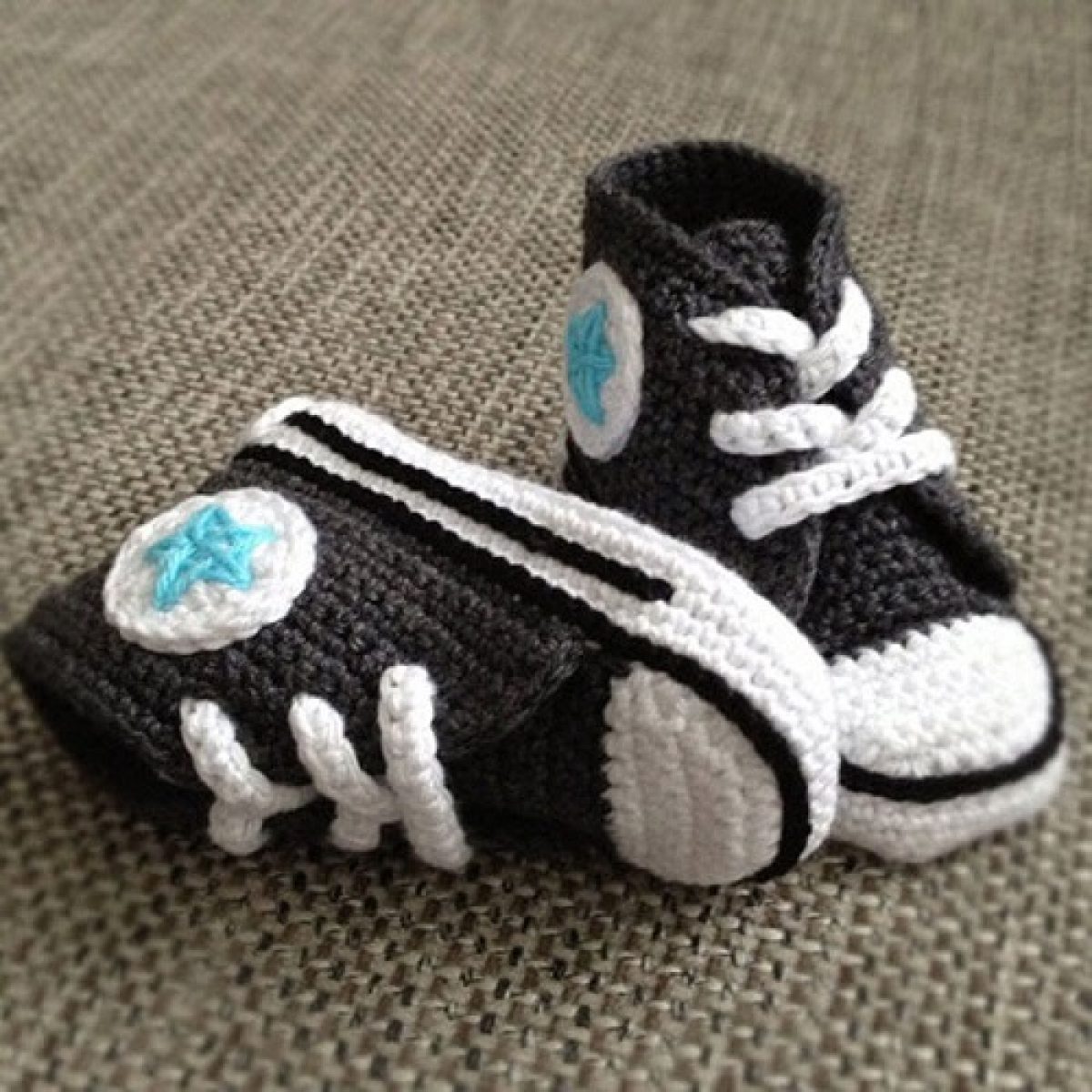 converse baby booties knitting pattern