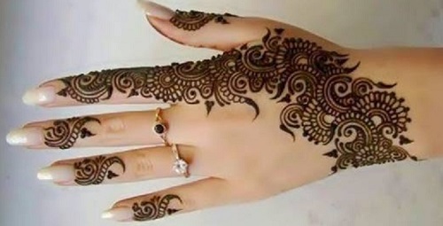 indian-henna-tattoo-model