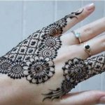 indian-henna-tattoo-model