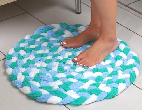 Making Bath Mat with a Towel