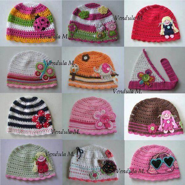 2017 Knited Baby Boties and Hat