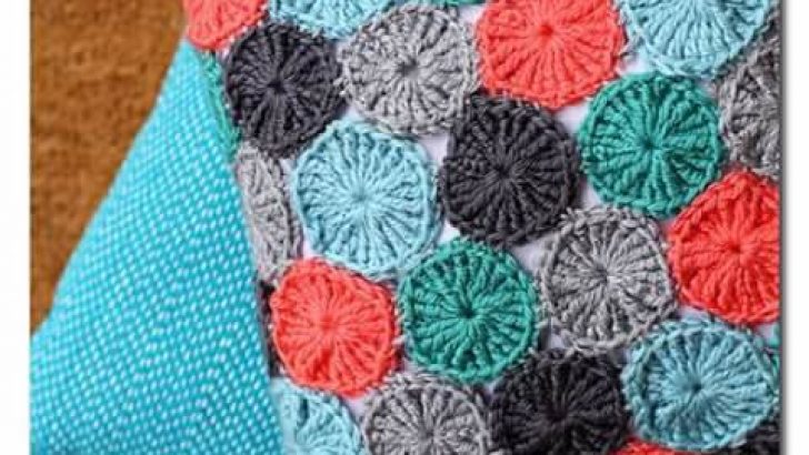 17 Best ideas about Knitted Pillows
