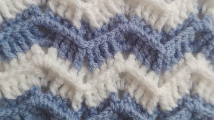 Blanket with Zig Zag Pattern Free