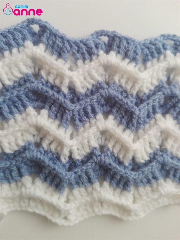 Blanket with Zig Zag Pattern Free