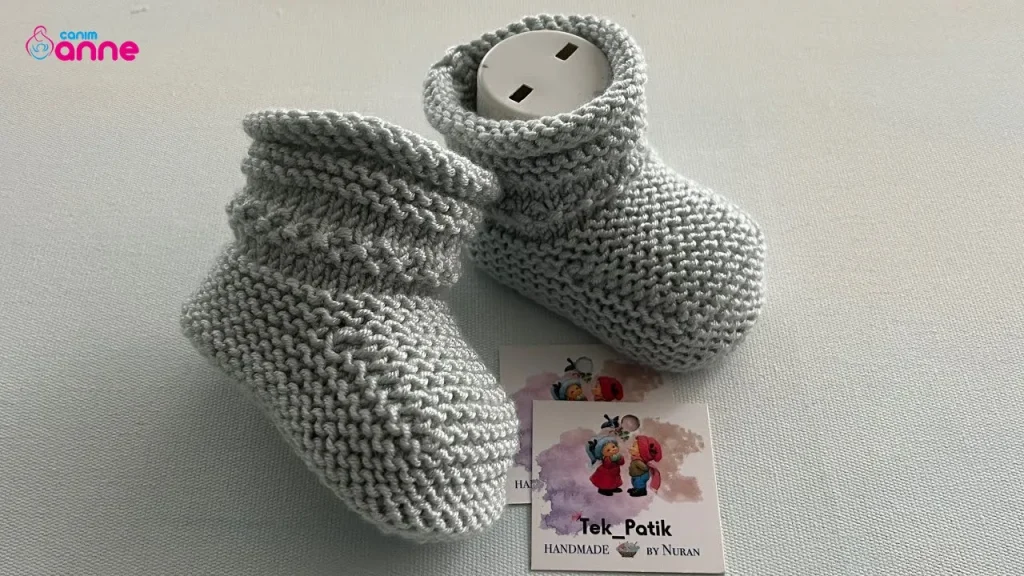 Two Skewers Baby Booties Pattern