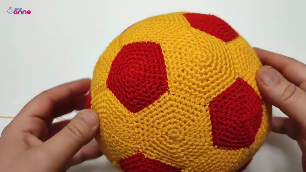 Amigurumi soccer ball pattern free